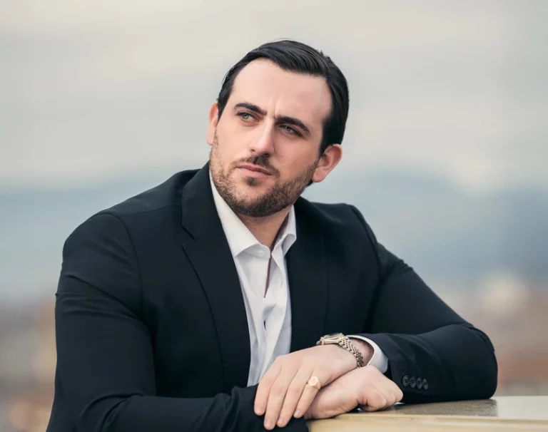 Freddie De Tommaso, Mihai Damian