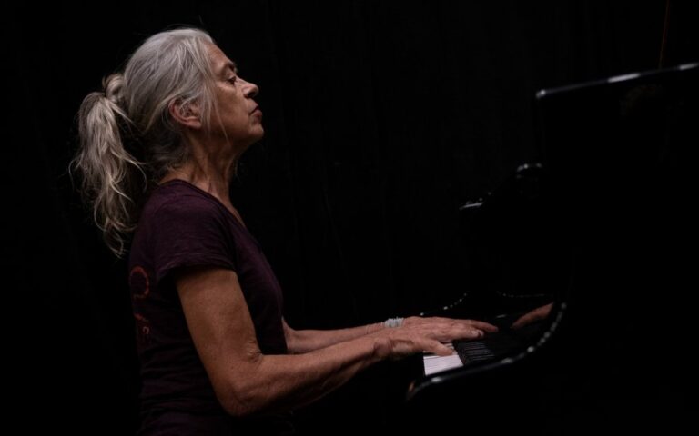 Sophia Domancich solo