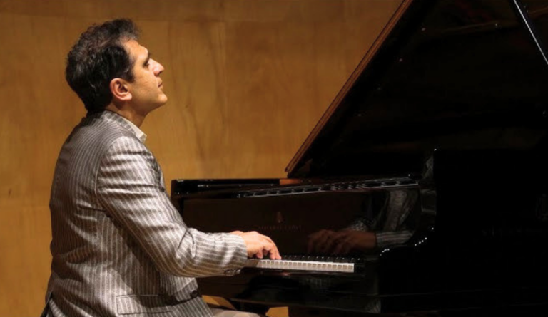 Vardan Mamikonian, piano Chopin – Komitas – Debussy