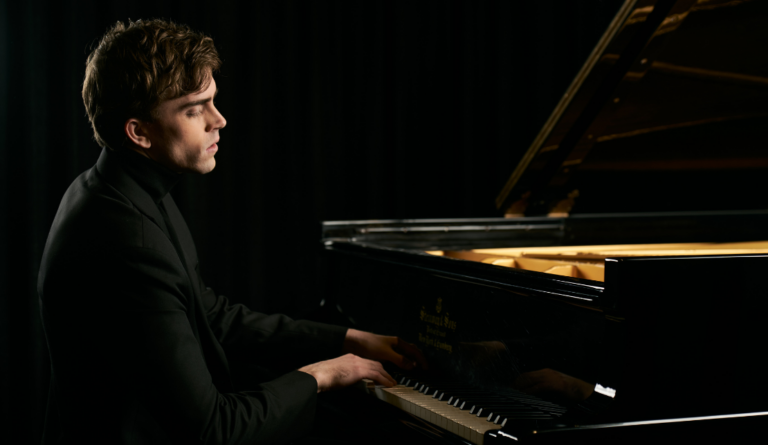 Reed Tetzloff, piano Prokofiev, Bartok, Grieg, Schumann
