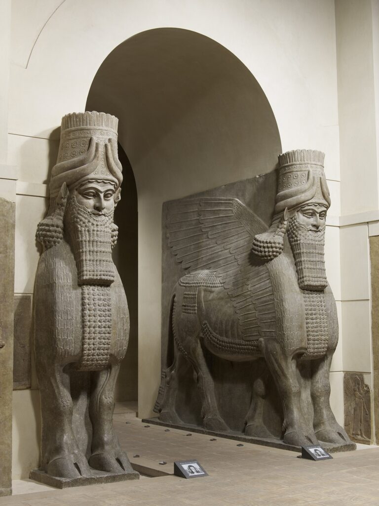 Le secret des taureaux ailés — La cour Khorsabad