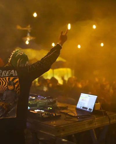DJ set — Hoods Flakes