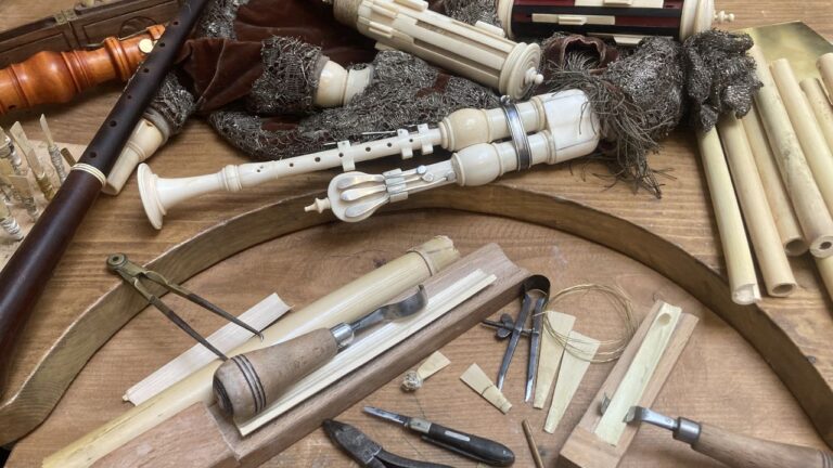 Entre tradition et innovation : approches de la facture d’anche pour les instruments anciens